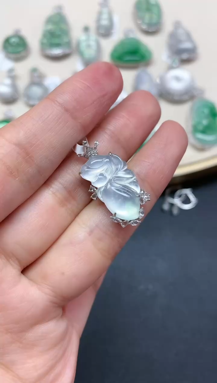 【闪购商品】翡翠吊坠(不含链)18K金镶嵌A61|9800