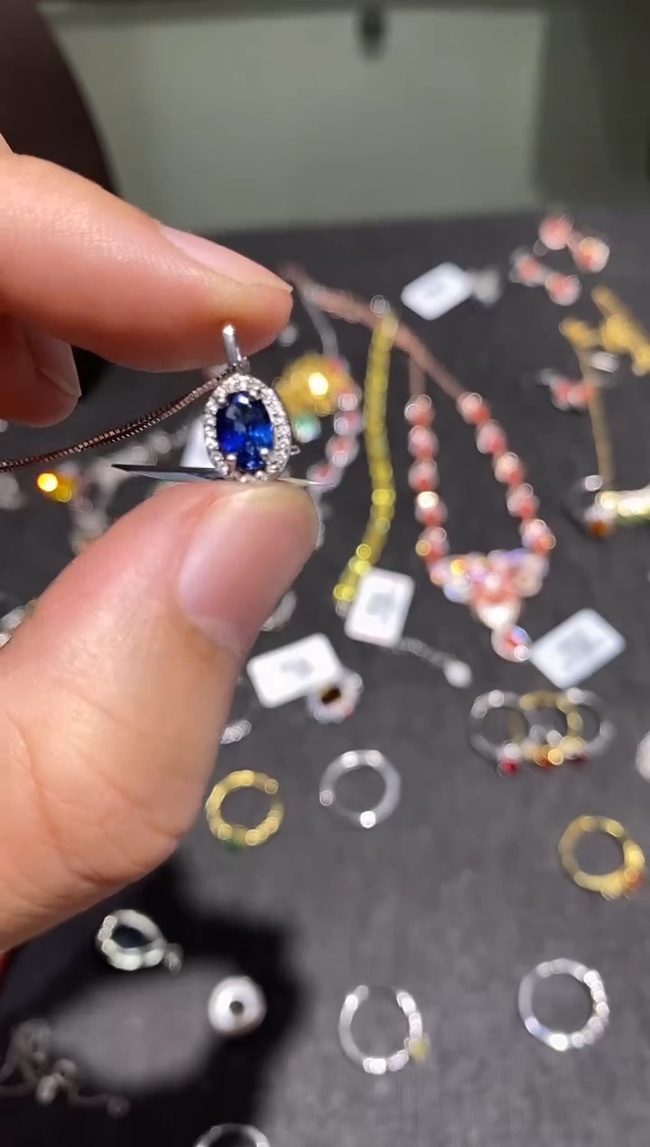 颈饰蓝宝石银S925镶嵌吊坠