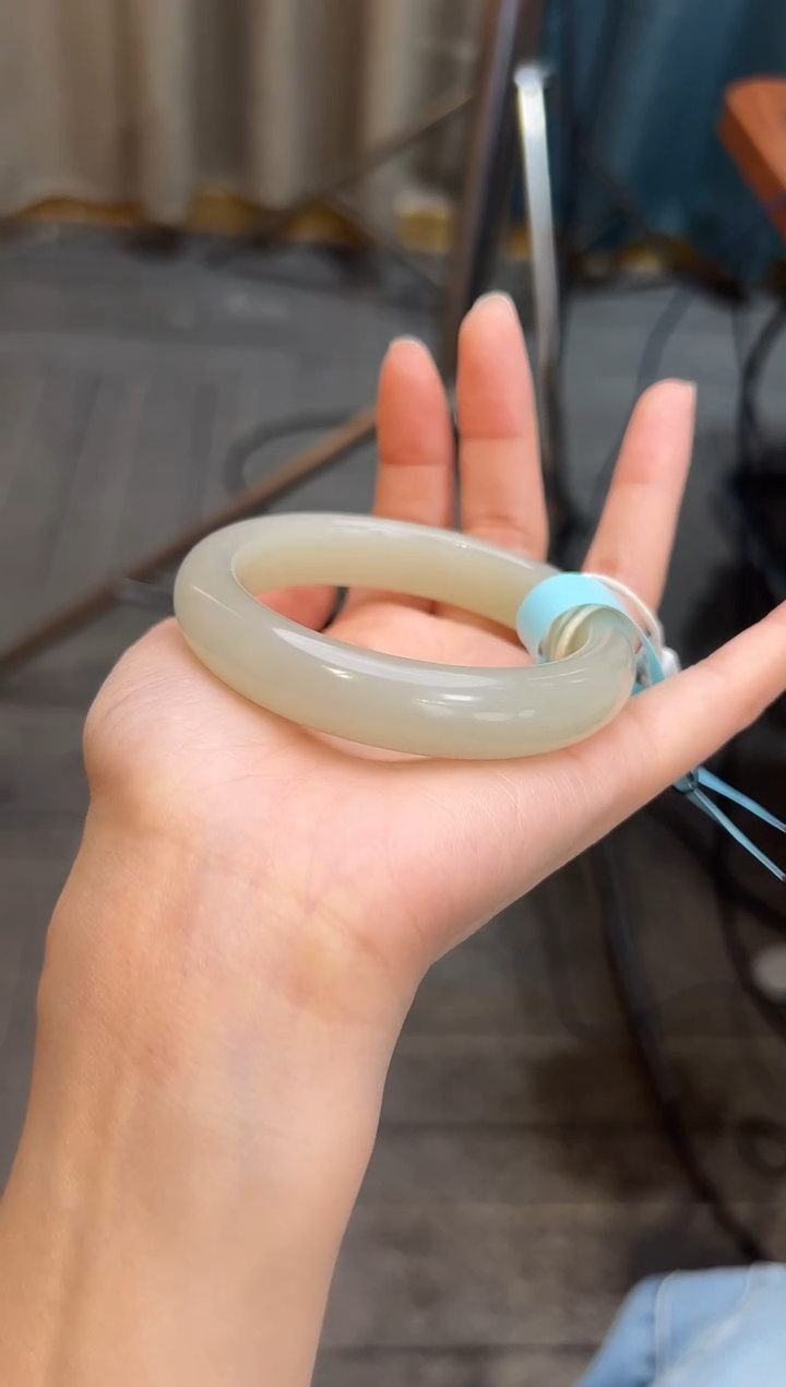 和田玉未镶嵌手镯A0033-56