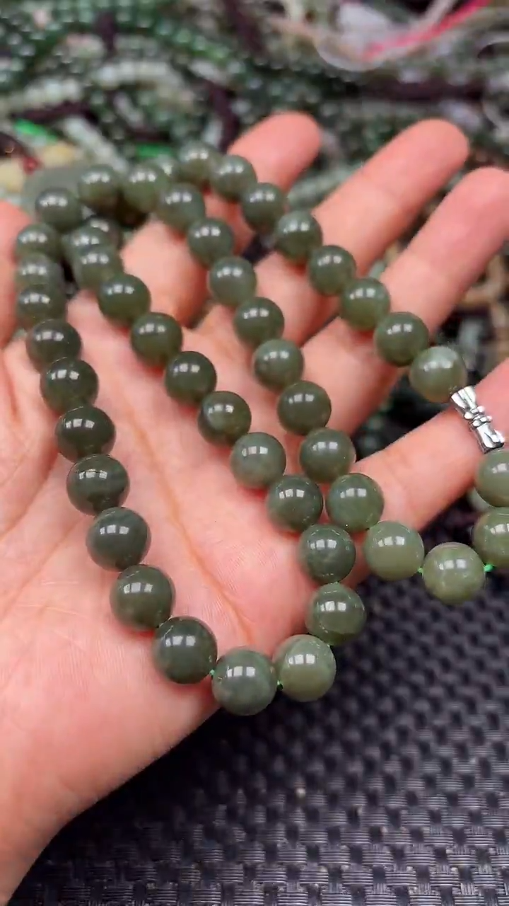 和田玉未镶嵌颈饰1