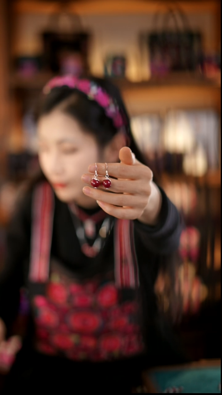 刺绣私人定制苗族手工Q377