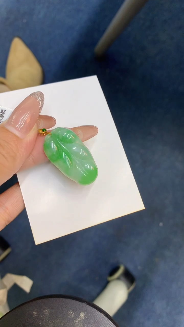 颈饰18K金镶嵌翡翠1