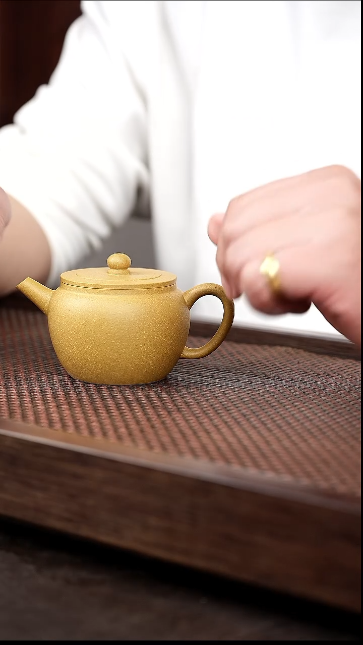 茶壶紫砂葵黄平盖古莲子