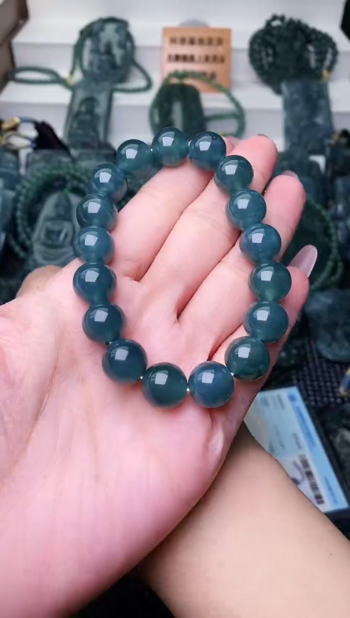 颈饰未镶嵌翡翠 