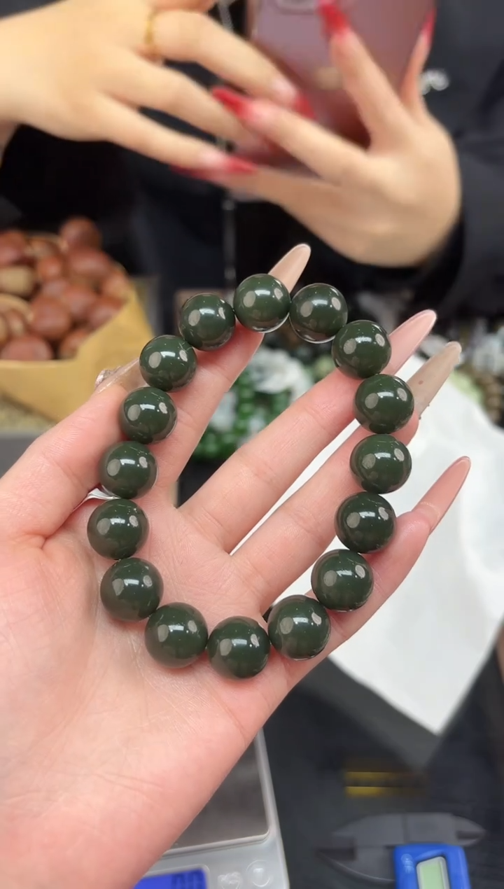 未镶嵌手串和田玉董小姐推荐 多样性发货 拍一发一szq14