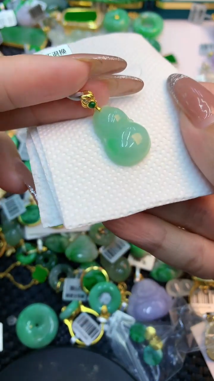 颈饰未镶嵌翡翠1