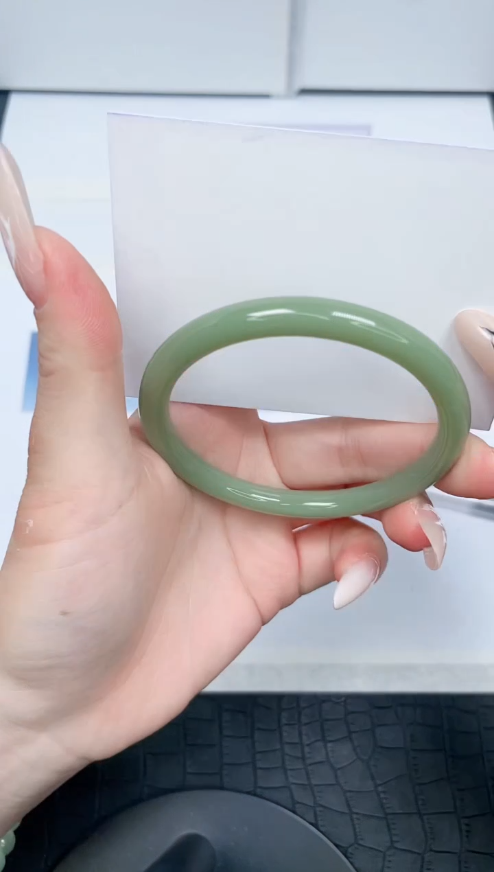 【闪购商品】石英质玉手镯未镶嵌150-58.9