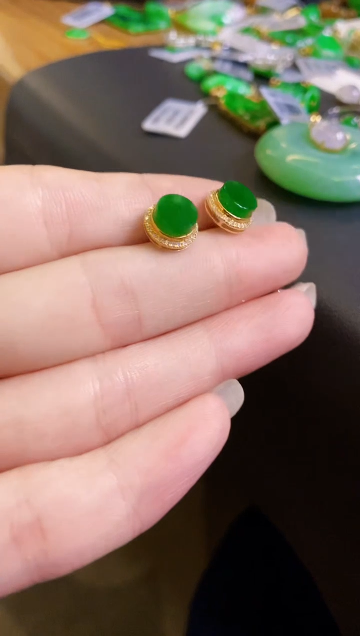 【闪购商品】定制翡翠18K金镶嵌耳钉