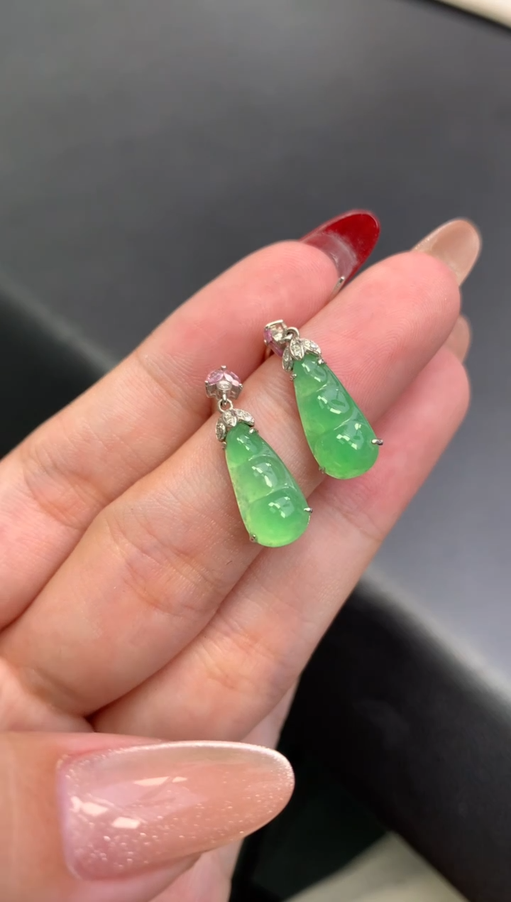 颈饰18K金镶嵌翡翠48小时鉴赏期 退货不扣服务费