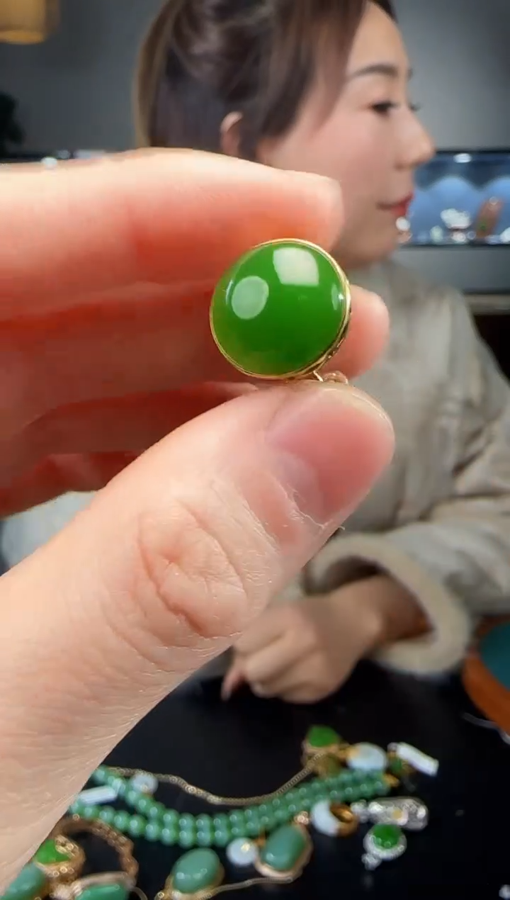 【闪购商品】和田玉戒指18K金镶嵌1