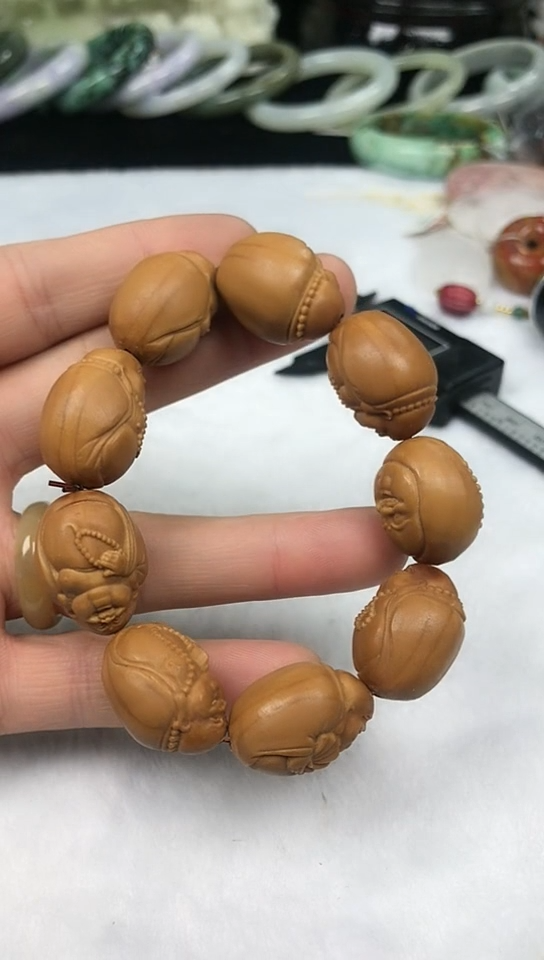 【闪购商品】橄榄核吊坠黄胖子