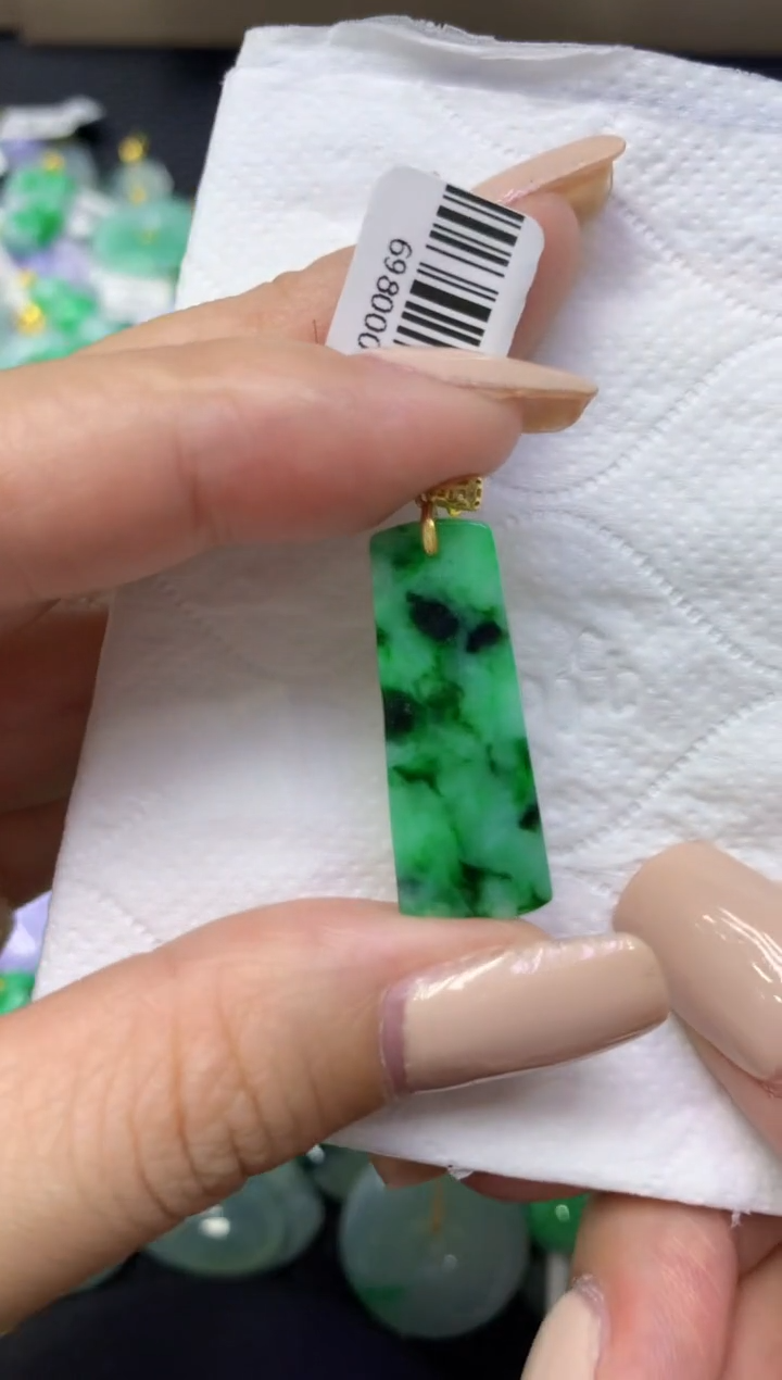 颈饰18K金镶嵌翡翠天然缅甸翡翠A货