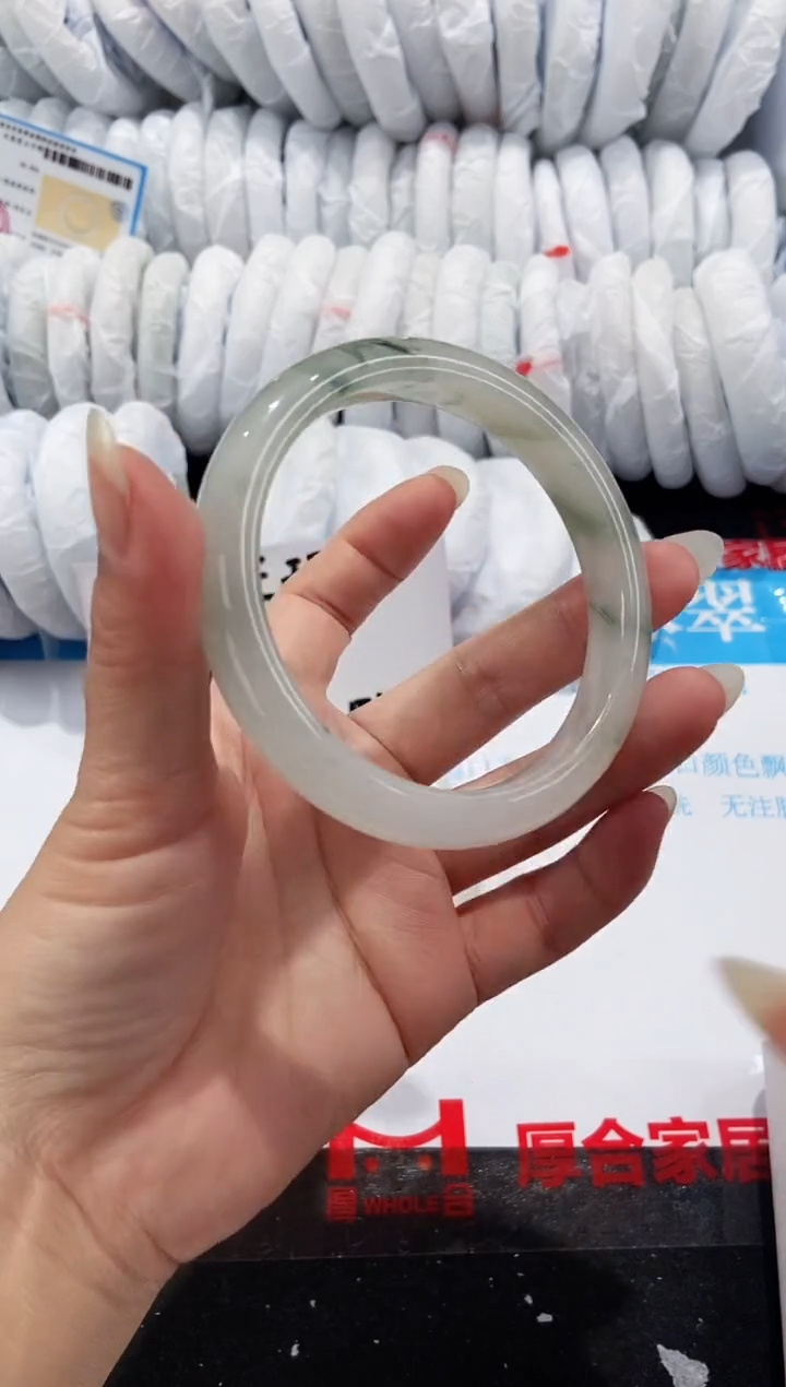 【闪购商品】石英质玉手镯未镶嵌61-62.5