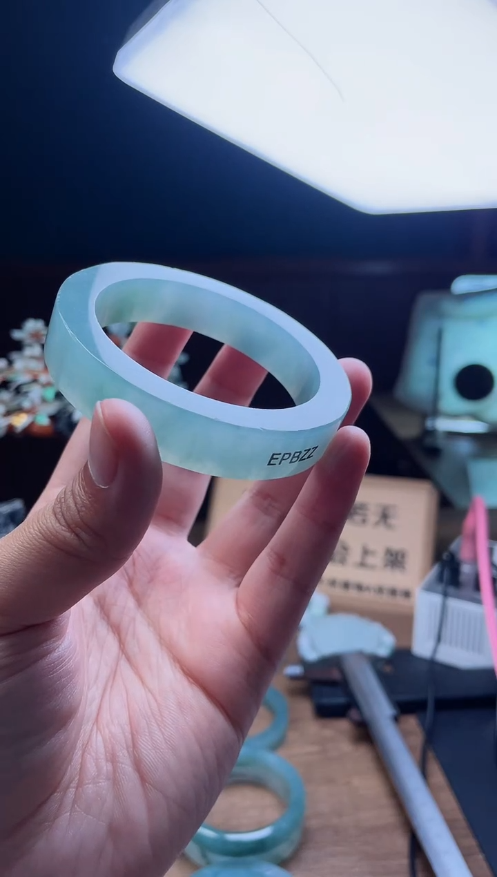 【闪购商品】定制翡翠手镯未镶嵌定制