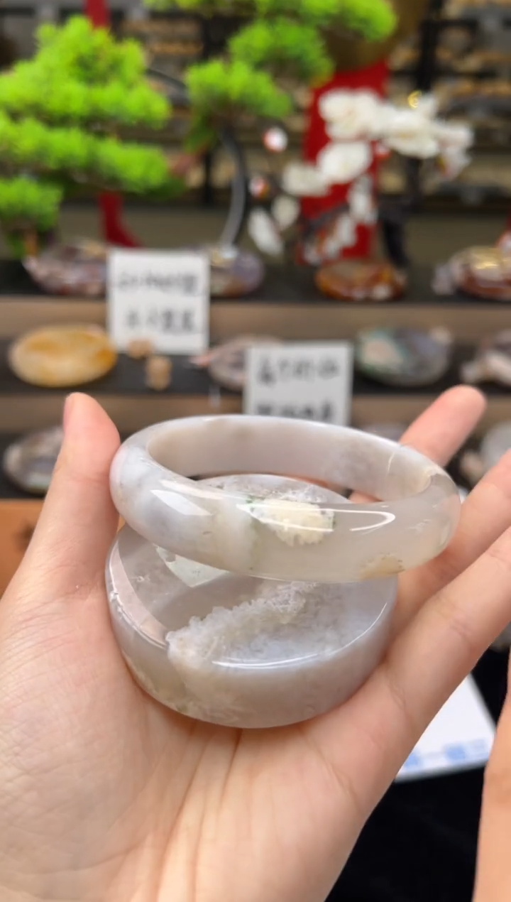 【闪购商品】石英质玉手镯未镶嵌62圈口（赠送镯心）11522