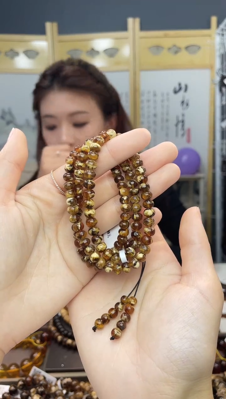 【闪购商品】琥珀裸石未镶嵌6+溶洞108