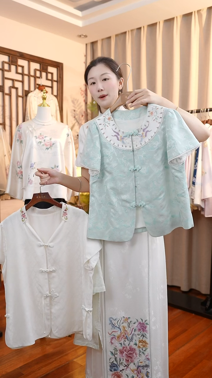 刺绣蓝色桑蚕丝花罗短袖