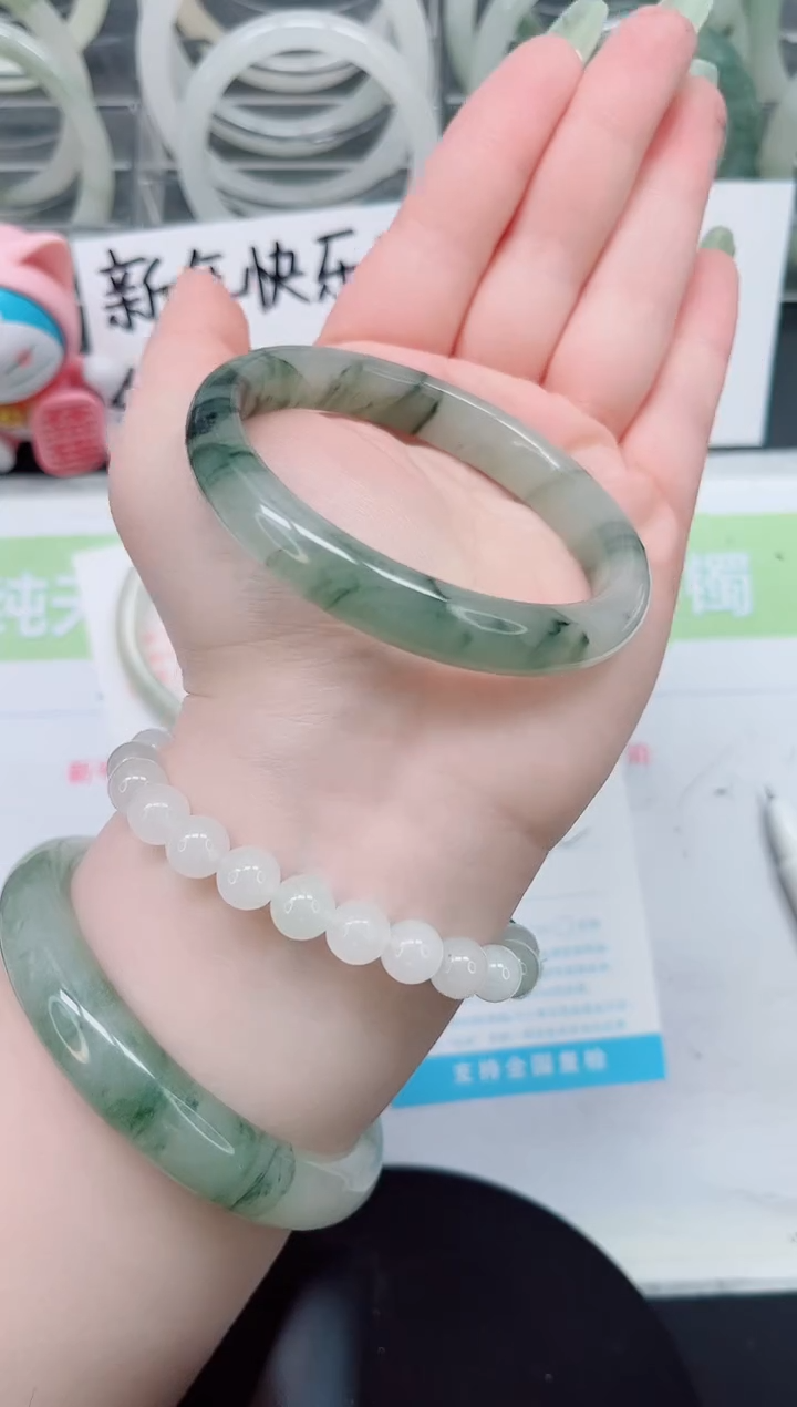 【闪购商品】石英质玉手镯未镶嵌a52