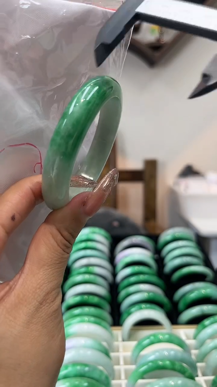 【闪购商品】砖雕闪56 圈口56 独货手镯