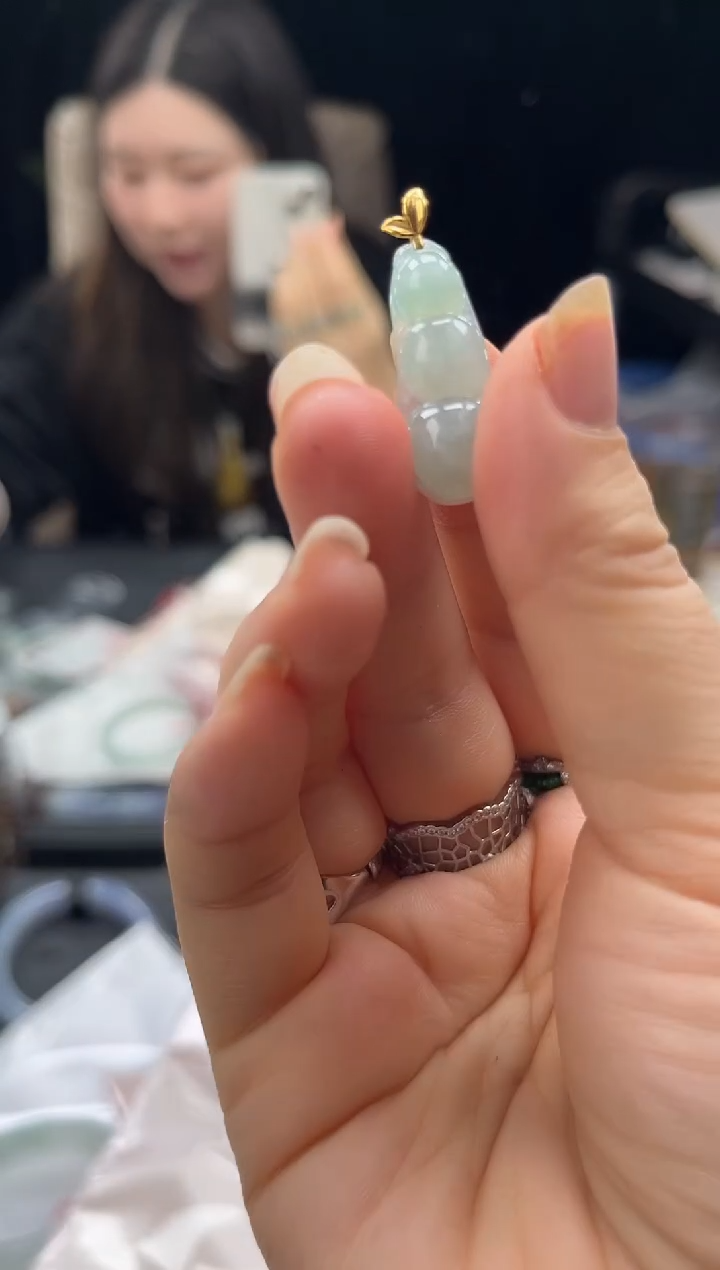 颈饰18K金镶嵌翡翠0081508352