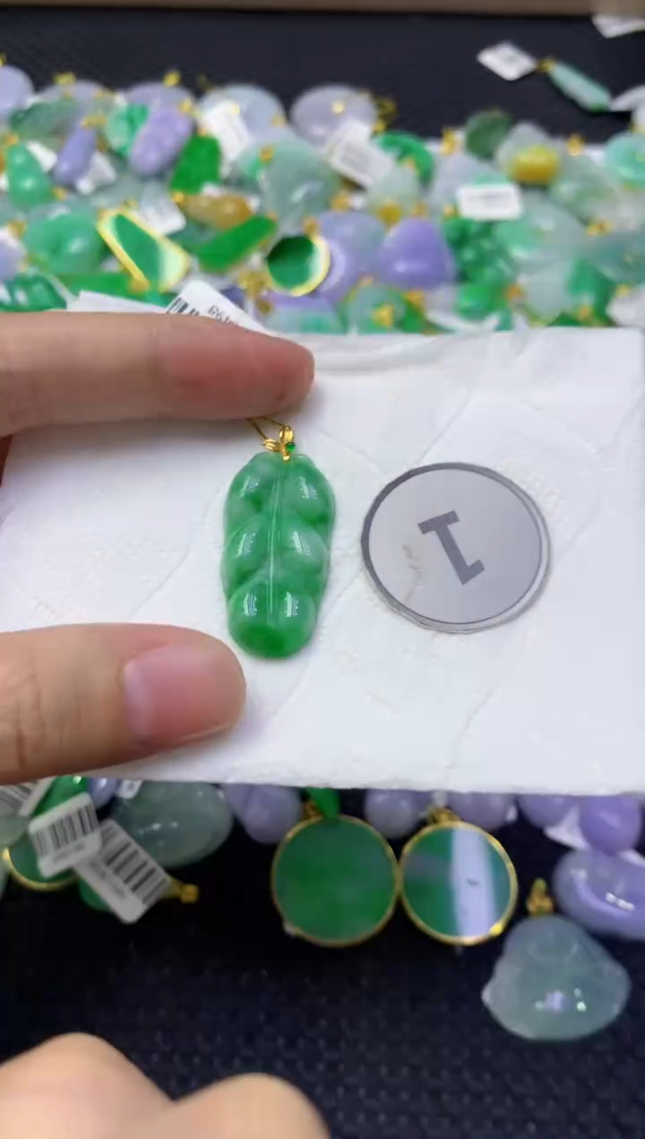 颈饰18K金镶嵌翡翠天然缅甸翡翠A货