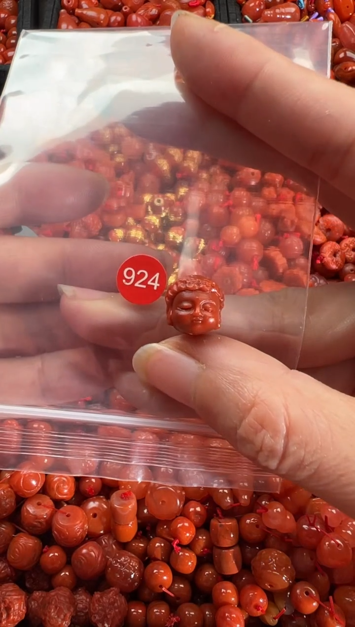 【闪购商品】南红玛瑙颈饰未镶嵌1