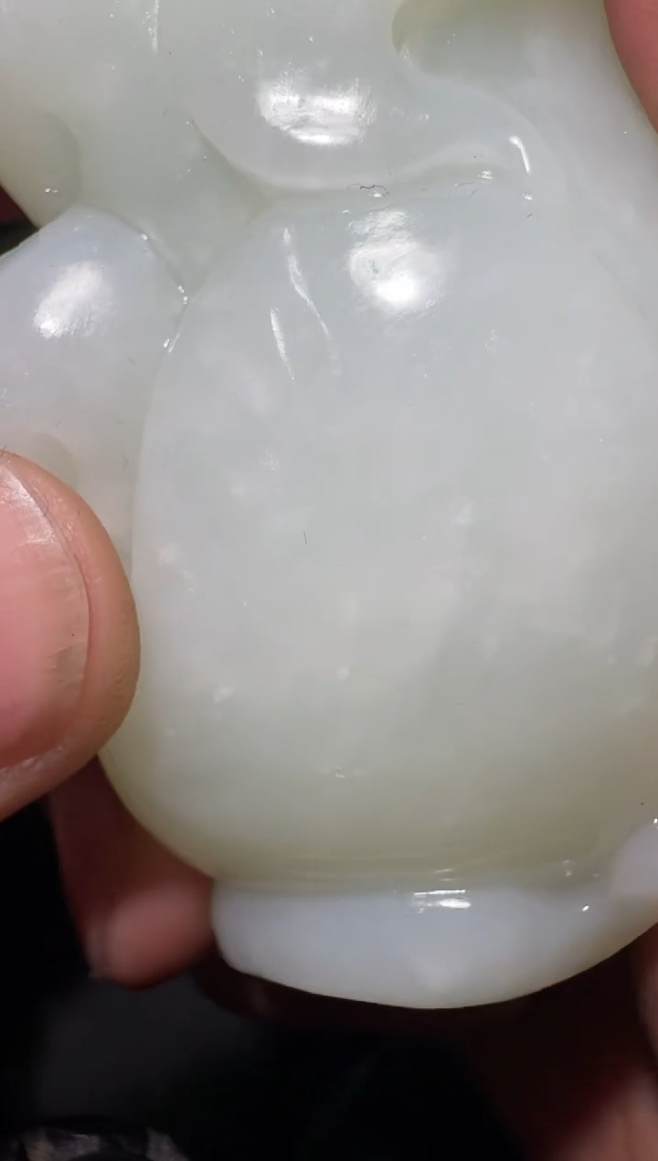 未镶嵌和田玉（糖玉）挂件和田玉