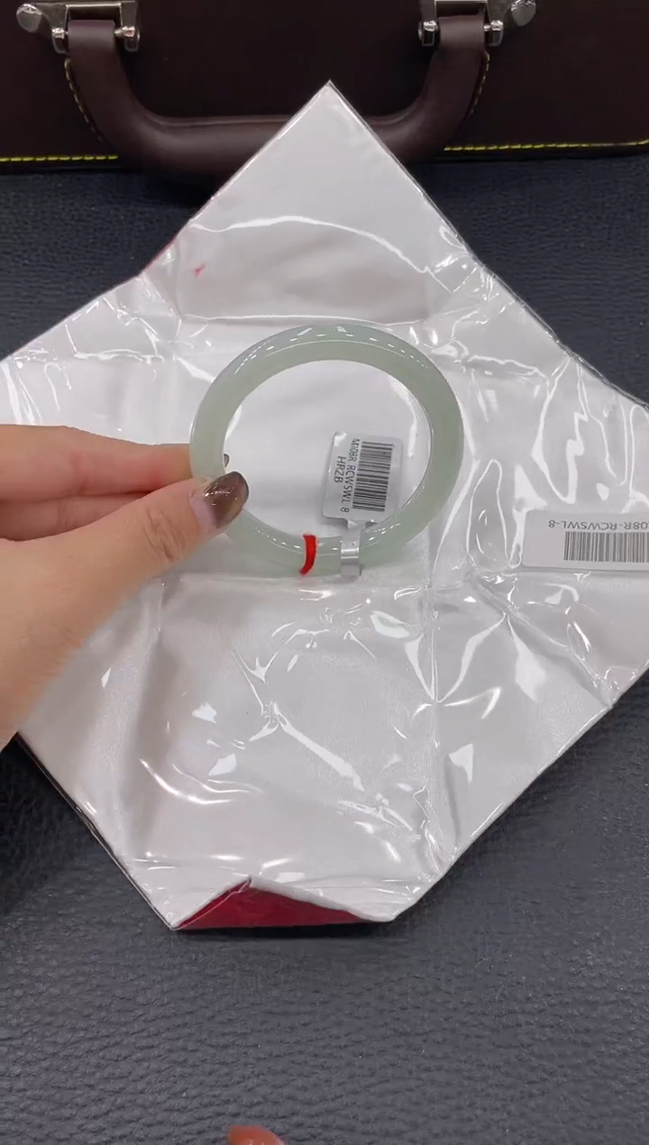 【闪购商品】翡翠手镯未镶嵌手镯