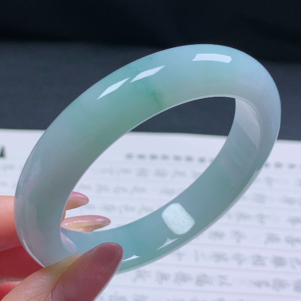 57圈天然翡翠A货老坑种果冻底飘花手镯46女款冰透飘绿平安镯绿色