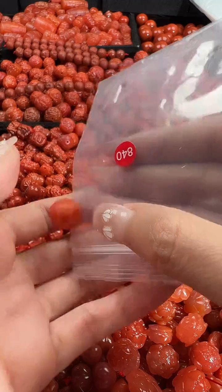 颈饰未镶嵌南红玛瑙1