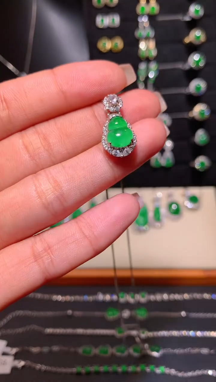 【闪购商品】翡翠颈饰银S925镶嵌吊坠