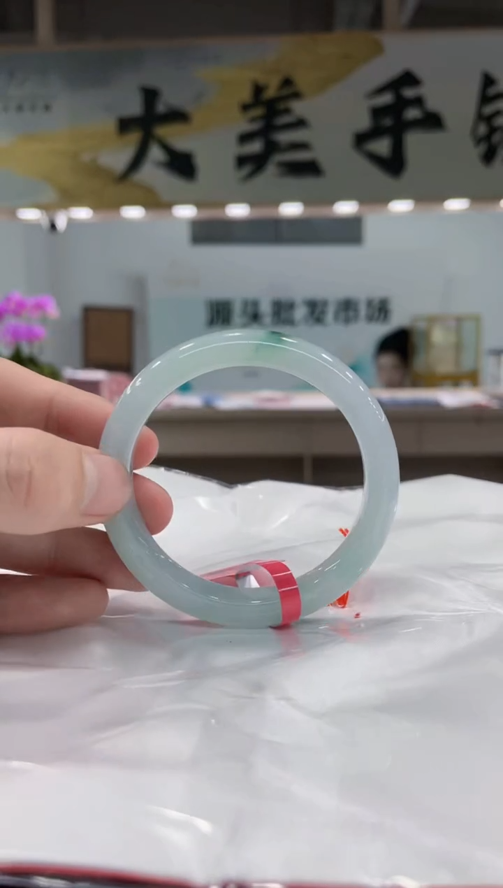 【闪购商品】翡翠手镯未镶嵌手镯