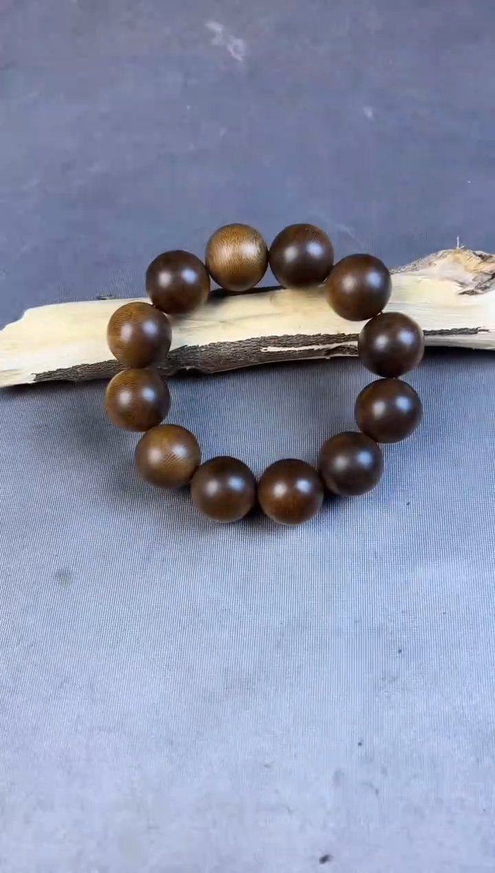 沉香沉香碎屑+芽庄白奇20圆珠单圈沉64克+多样性发一