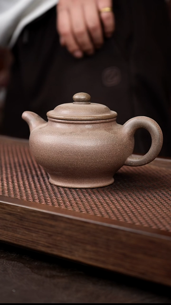 茶壶紫砂岩中泥大掇只+编钟公道{六}