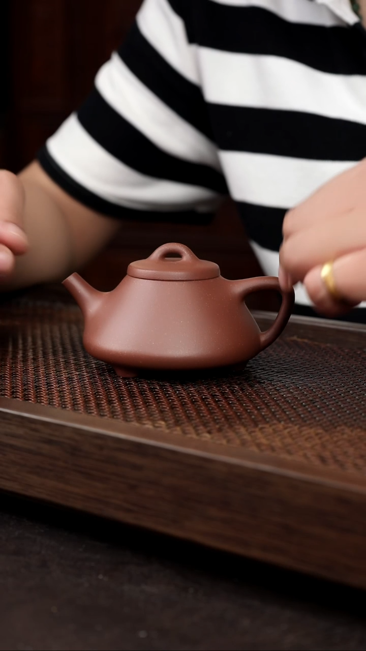 茶壶紫砂底槽清子冶
