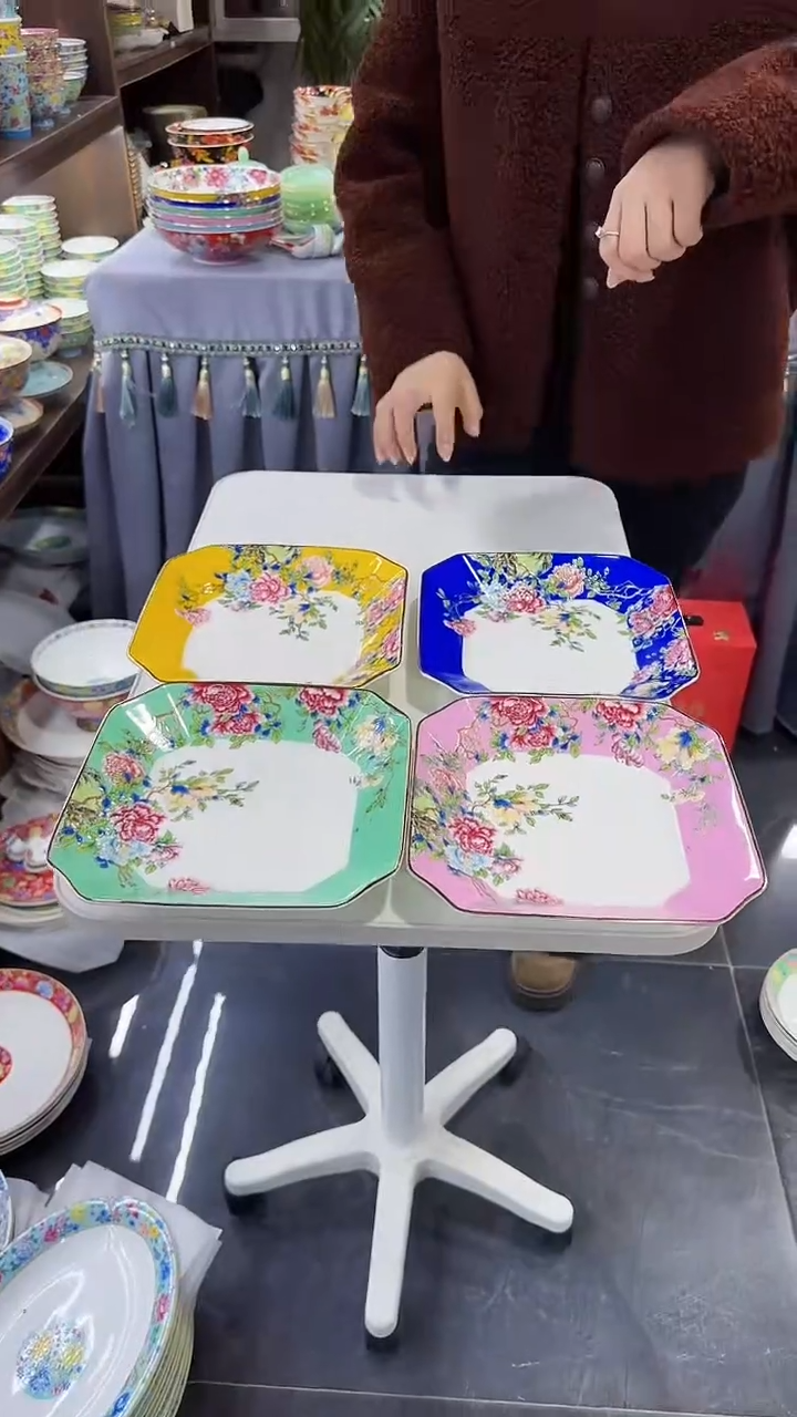【闪购商品】瓷片8英寸景德镇陶瓷方盘4个混色