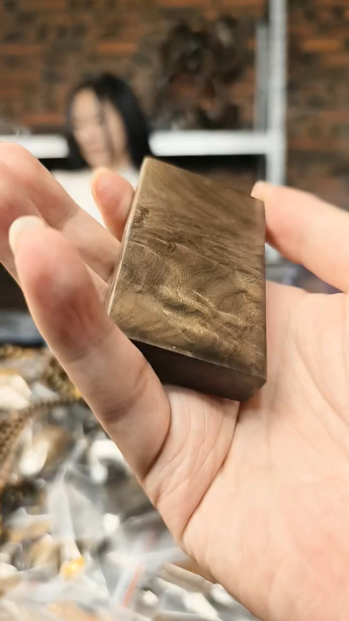 【闪购商品】金丝楠无事牌手把件