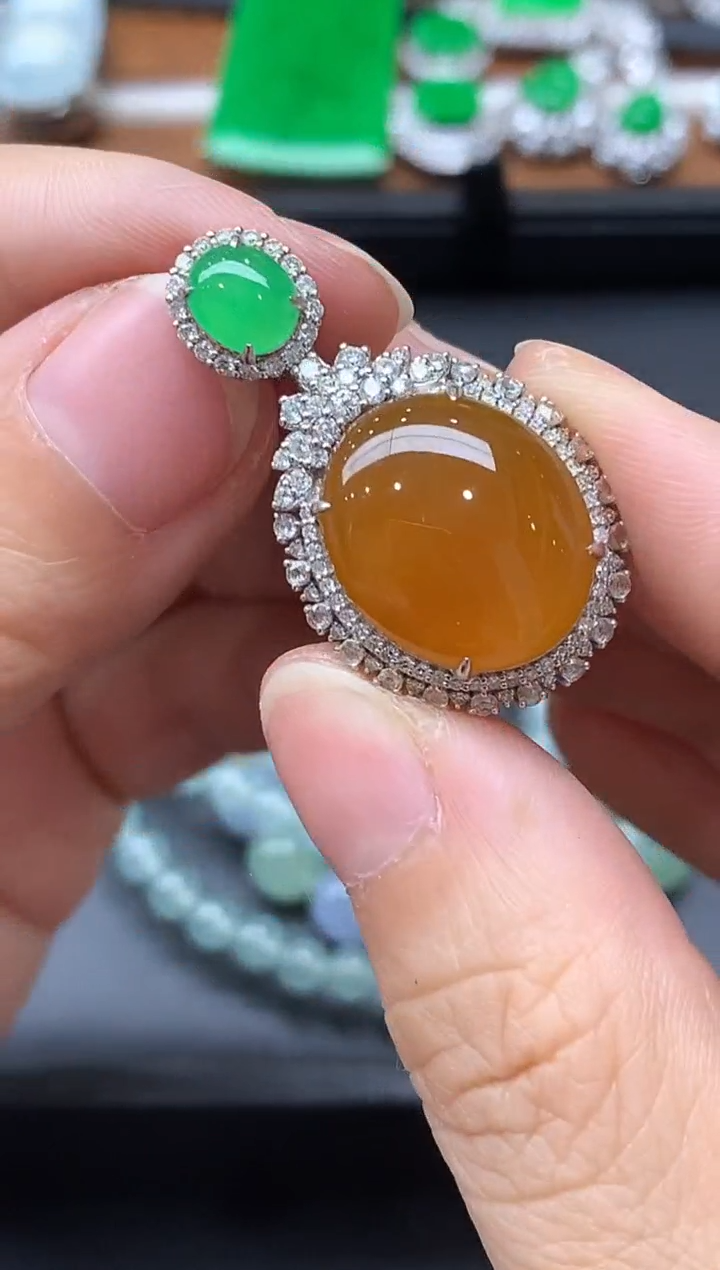 颈饰18K金镶嵌翡翠561-中国好珍宝