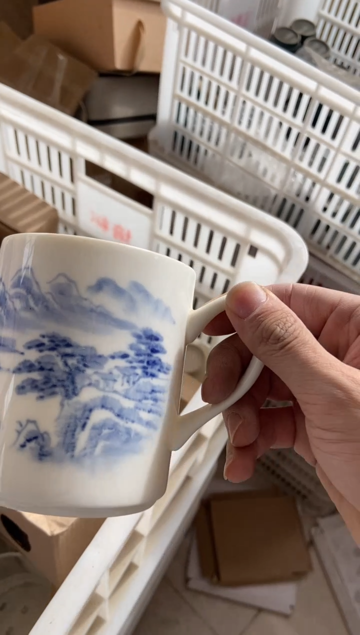 无运费险有瑕疵的摄影的产品有使用过的痕迹有点脏介意勿拍