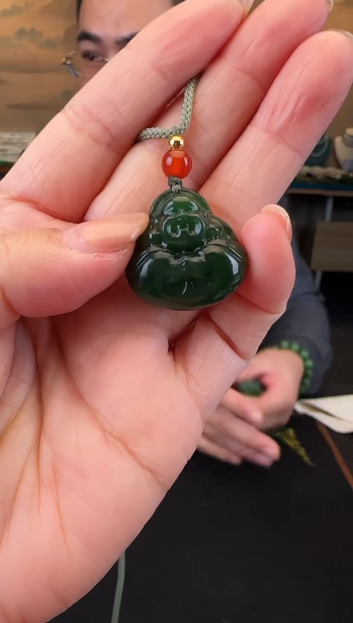 颈饰未镶嵌和田玉抱抱佛