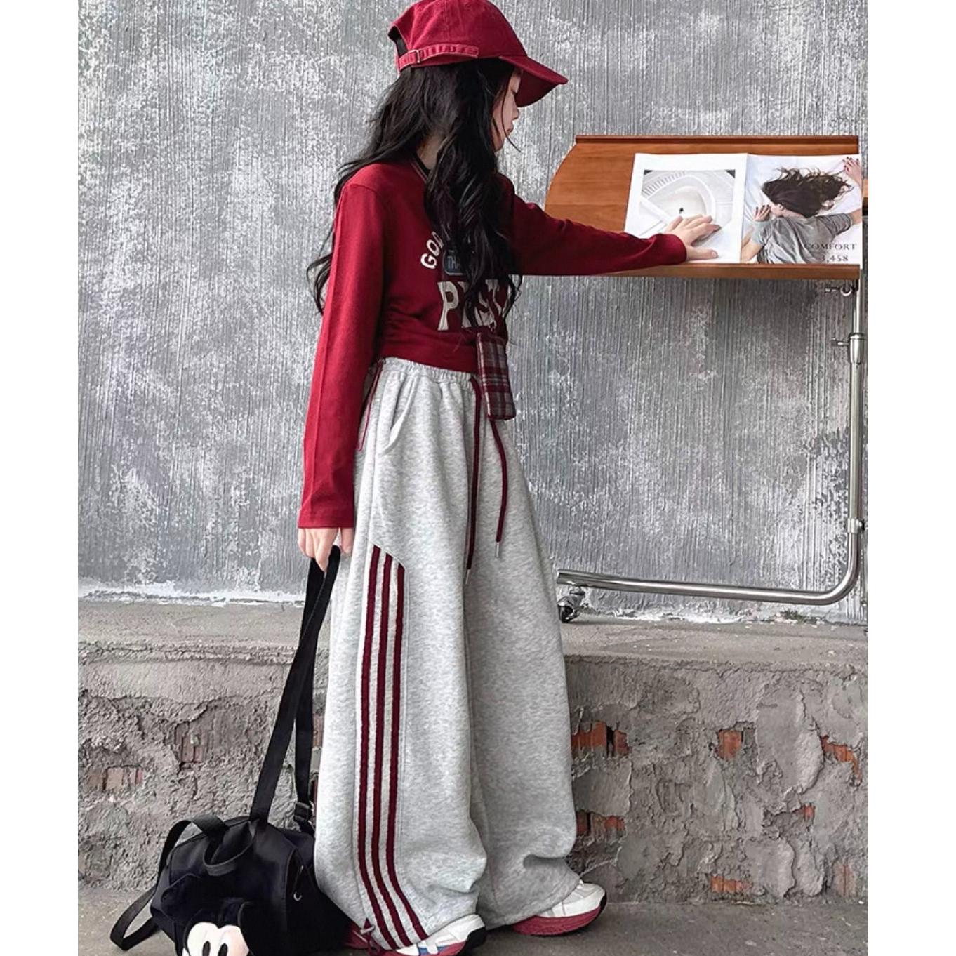 【现货】2025时尚设计感侧纹红拼女童卫裤 D669 669 Y