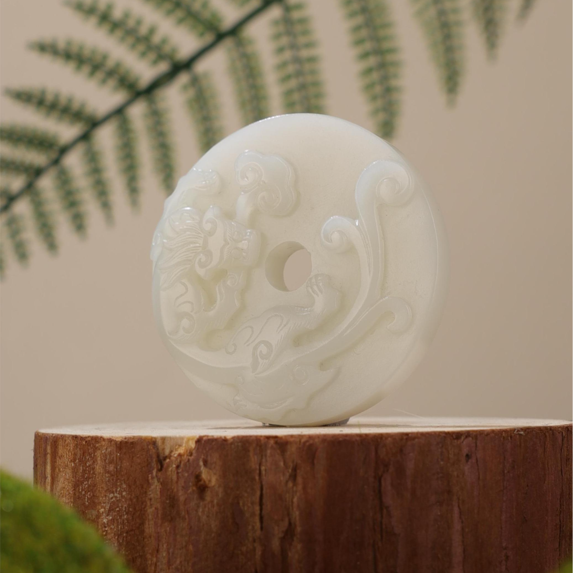 XL9737二十世纪和田玉螭龙壁挂坠