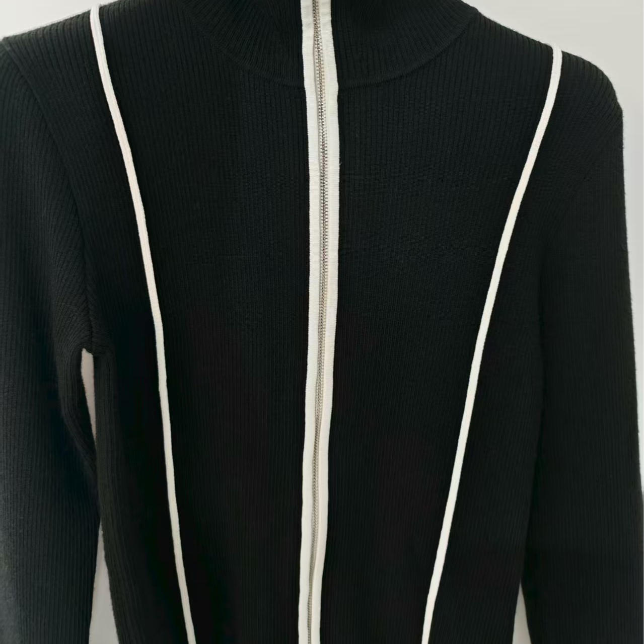 曼德诗针织常规款厚款不褪色衫长袖时尚翻领赫本风