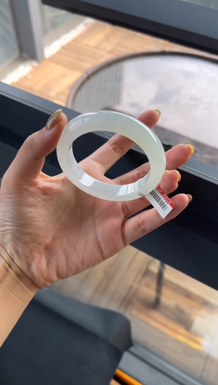 【闪购商品】翡翠手镯未镶嵌35号53.7*12.1*8.9