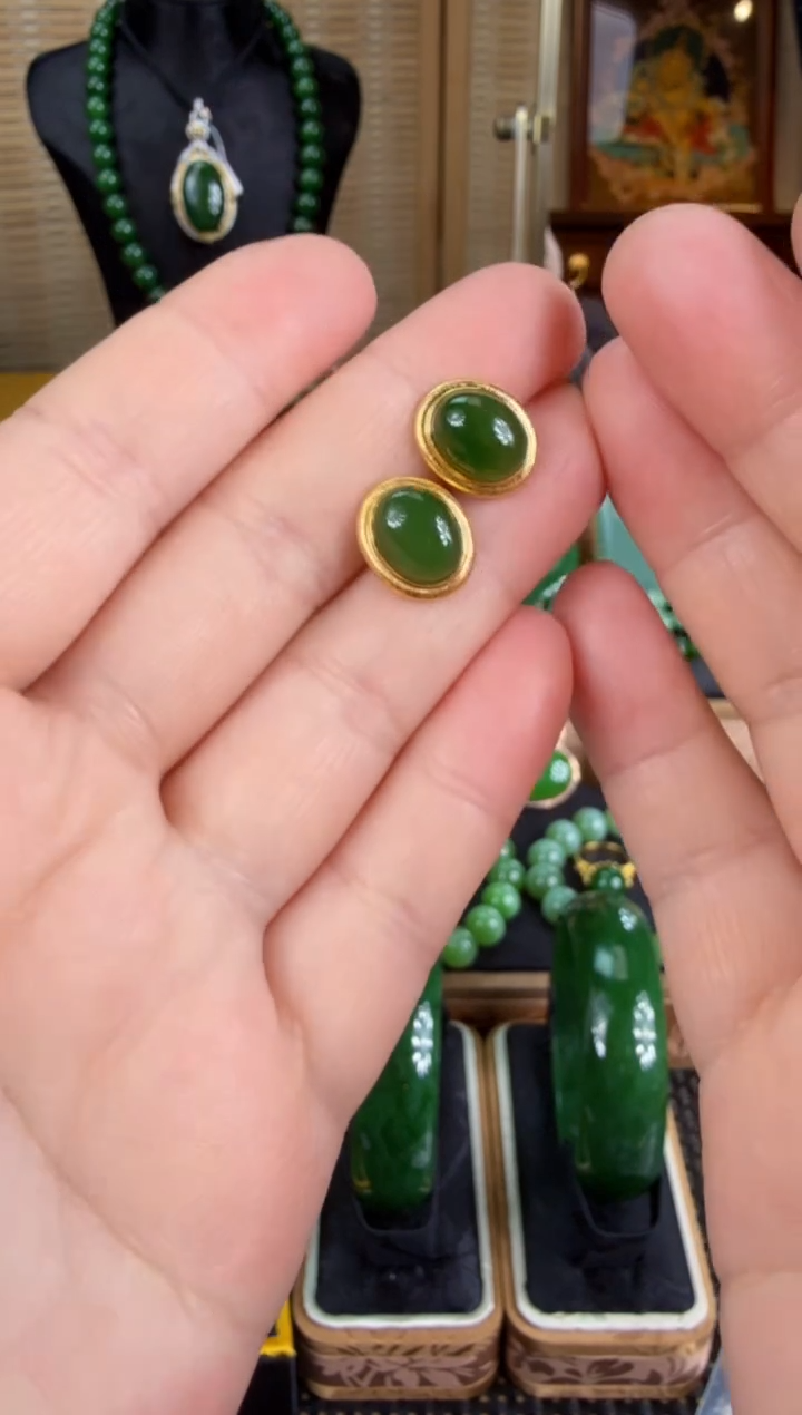 【闪购商品】和田玉（碧玉）耳饰18K金镶嵌 