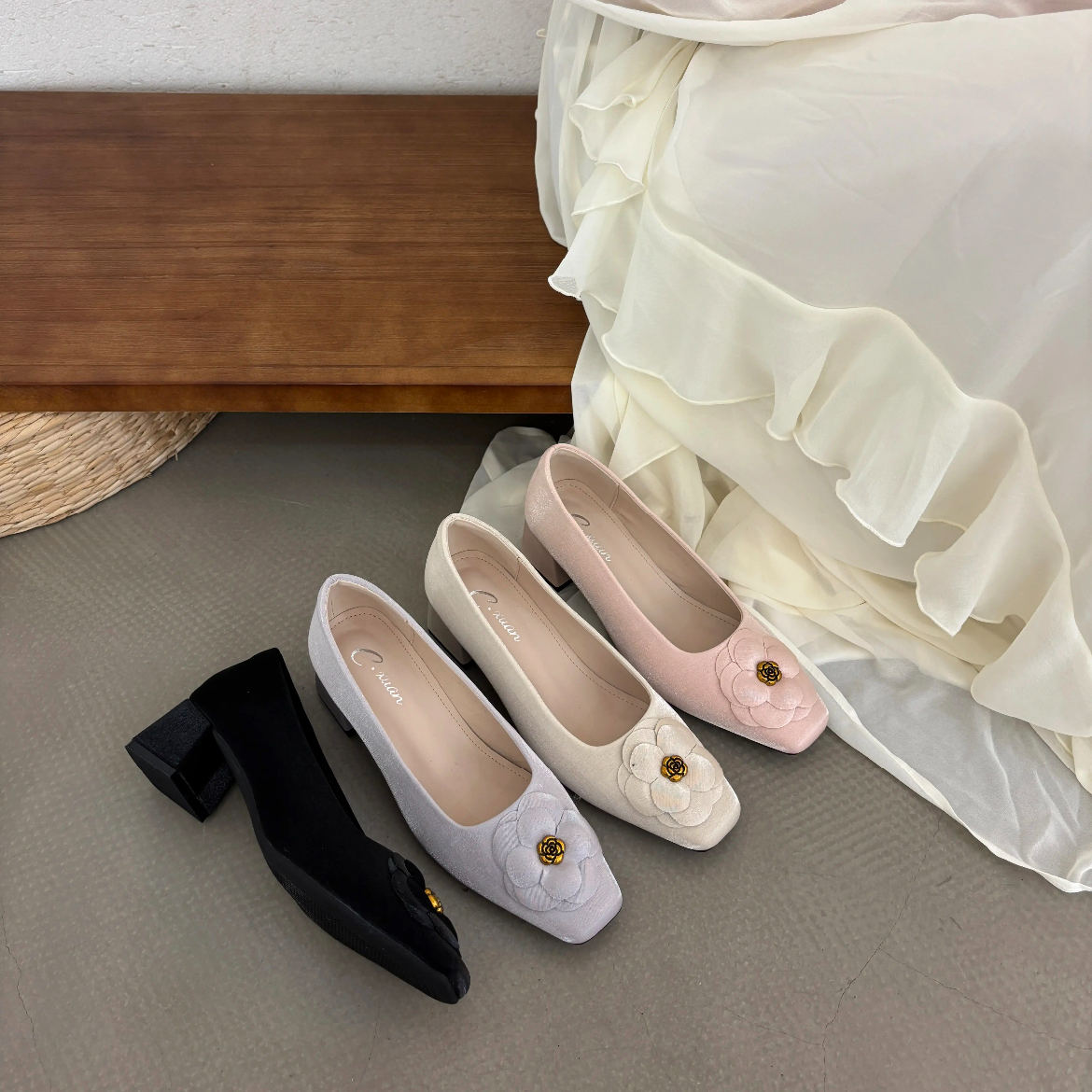 珞雅轻奢-法式山茶花缎面单鞋女仙女风气质温柔粗跟中高跟鞋