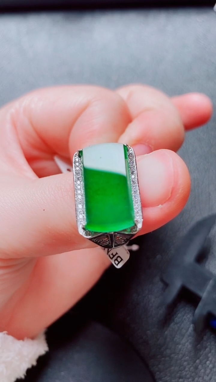 银S925镶嵌戒指翡翠1111