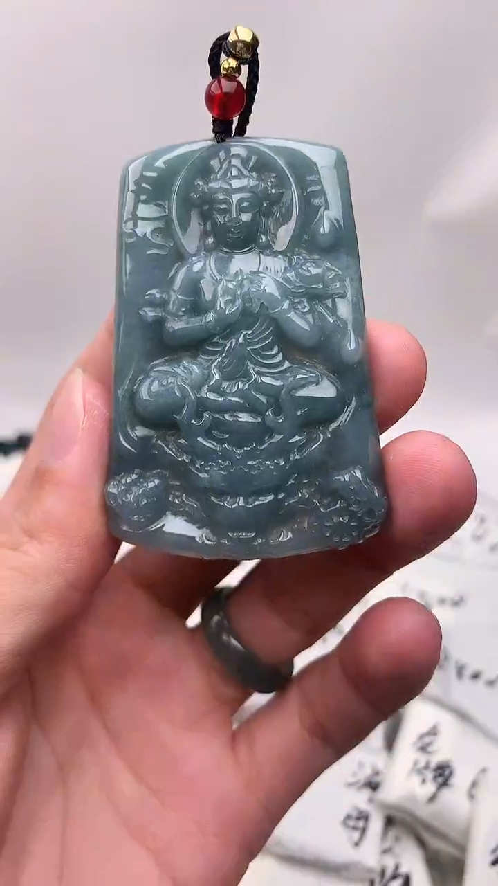 颈饰未镶嵌翡翠大势至