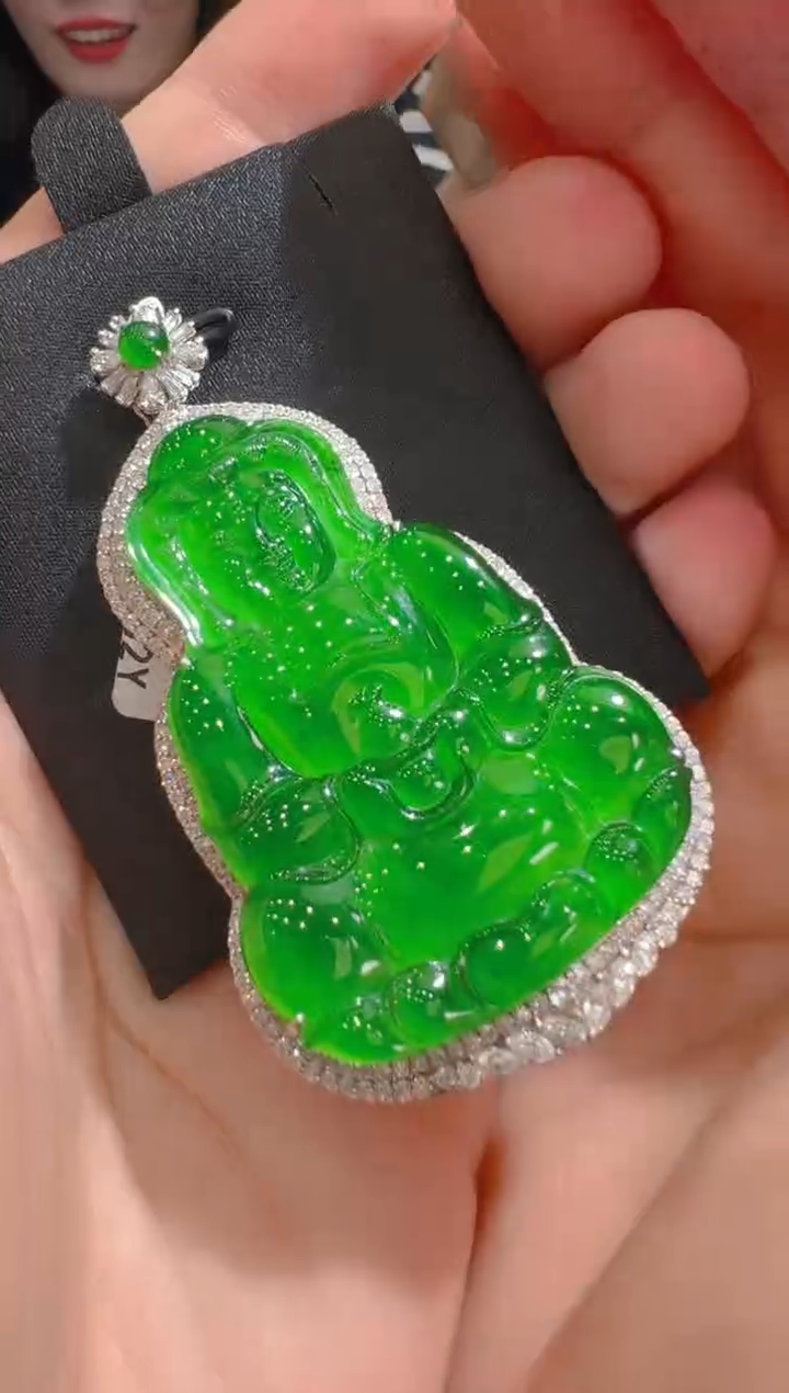 【闪购商品】翡翠吊坠(赠链)18K金镶嵌天然翡翠A货