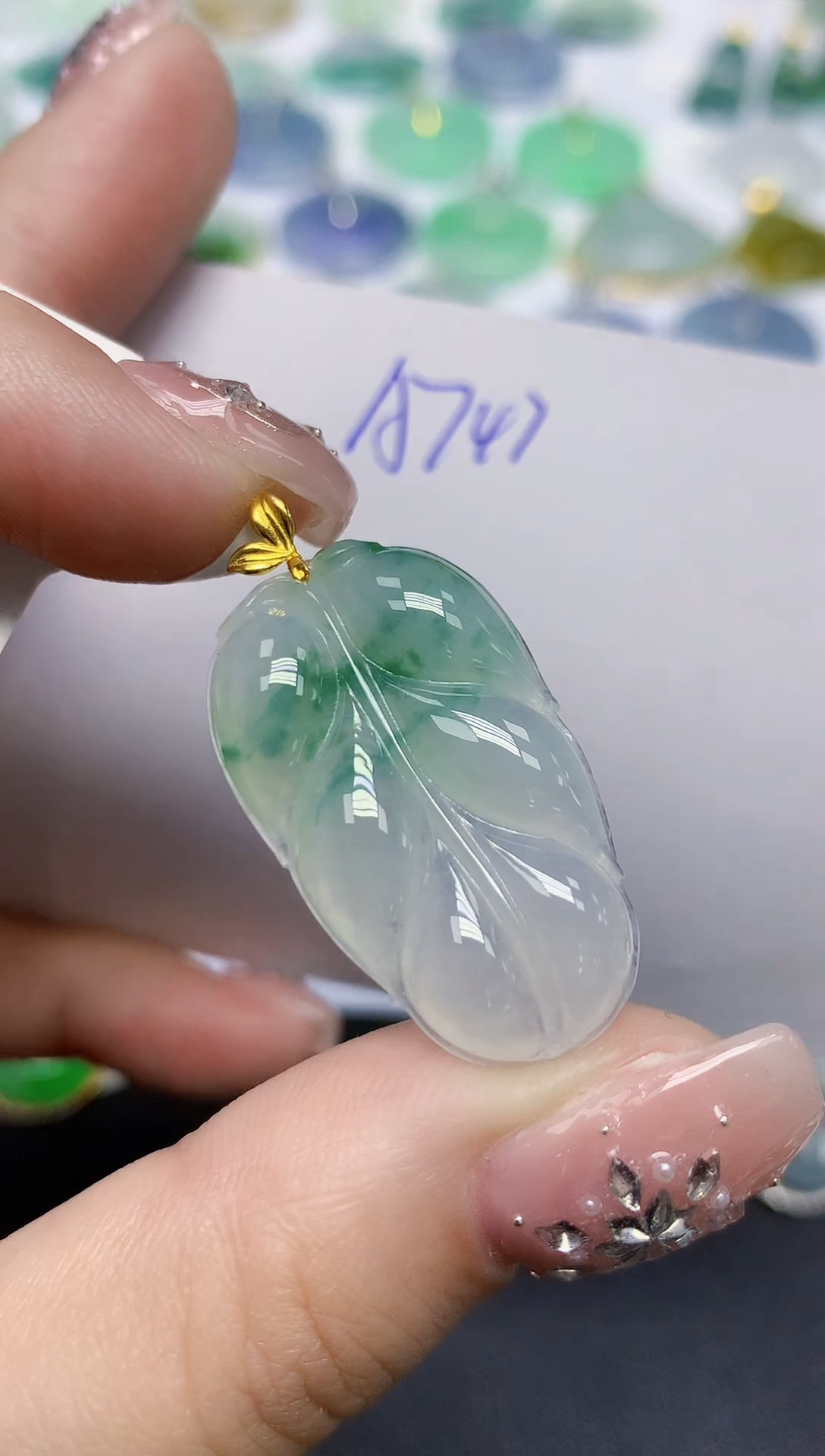 颈饰18K金镶嵌翡翠天然缅甸翡翠A货翡翠百元以上9元证书费自理